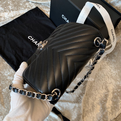 CHANEL✨| LAMBSKIN MINI FLAP BAG 迷你方胖山形紋翻蓋包 A35200 *£3,960