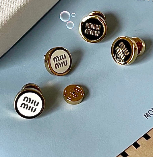MiuMiu Enameled Metal Earrings 珐瑯圓形耳環/240E260 🉐9600🏷️