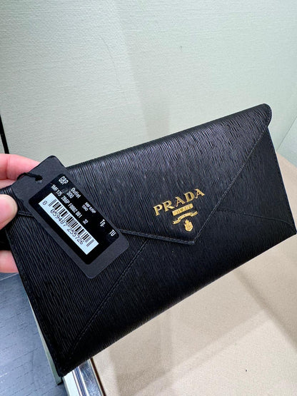 @Prada Wallet 信封長夾/590P300 🔔限時折🉐14300