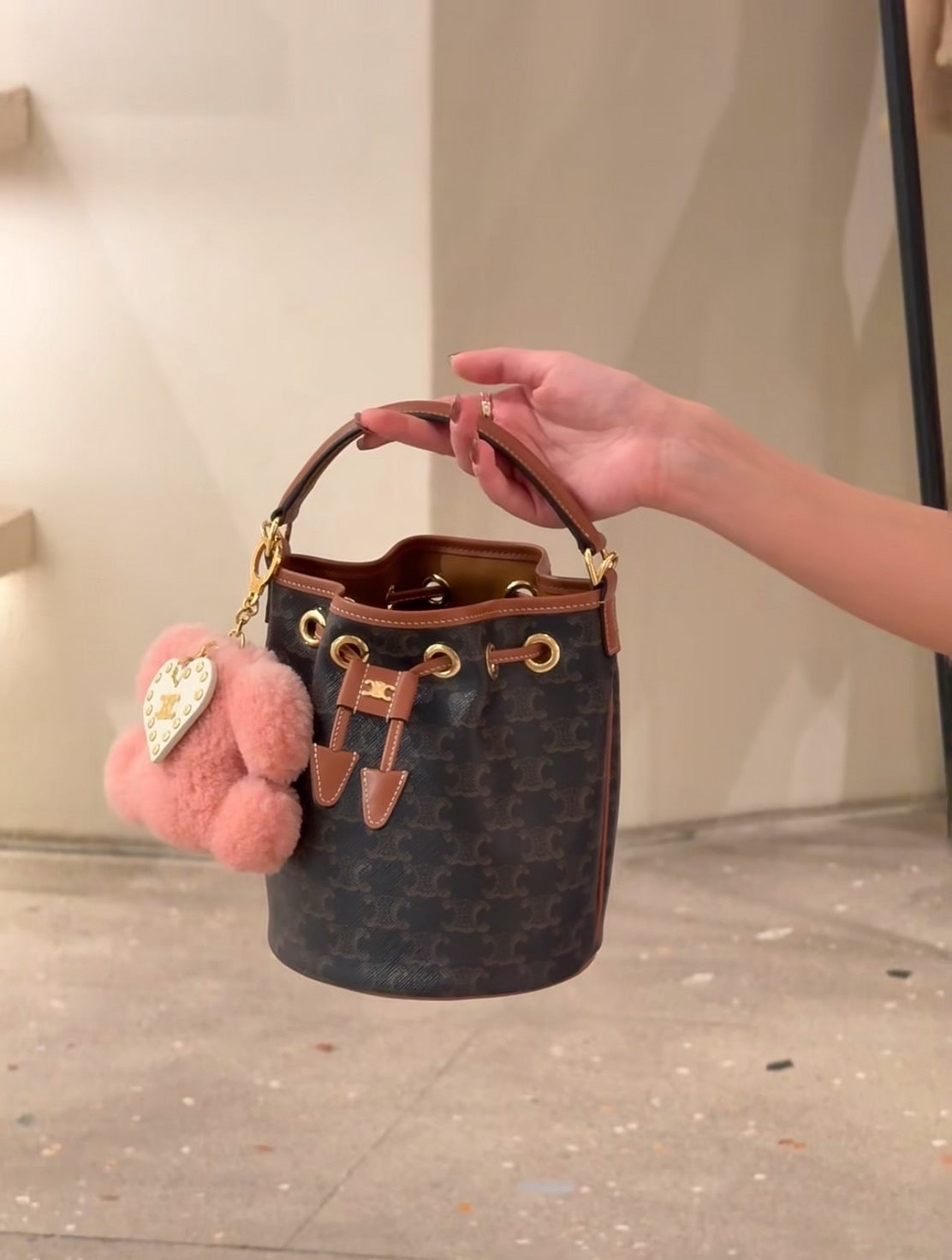 Celine▪️TRIOMPHE CLARA BUCKET 老花水桶小款