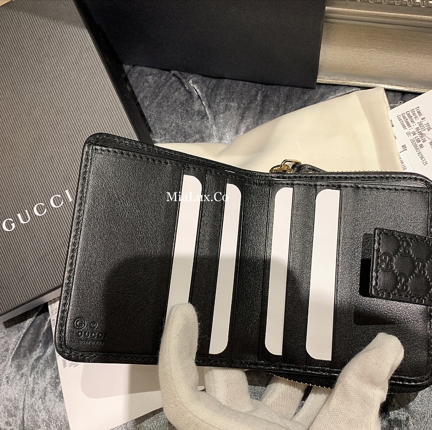 @Gucci Embossed Wallet 壓紋雙層拉鍊短夾/P230