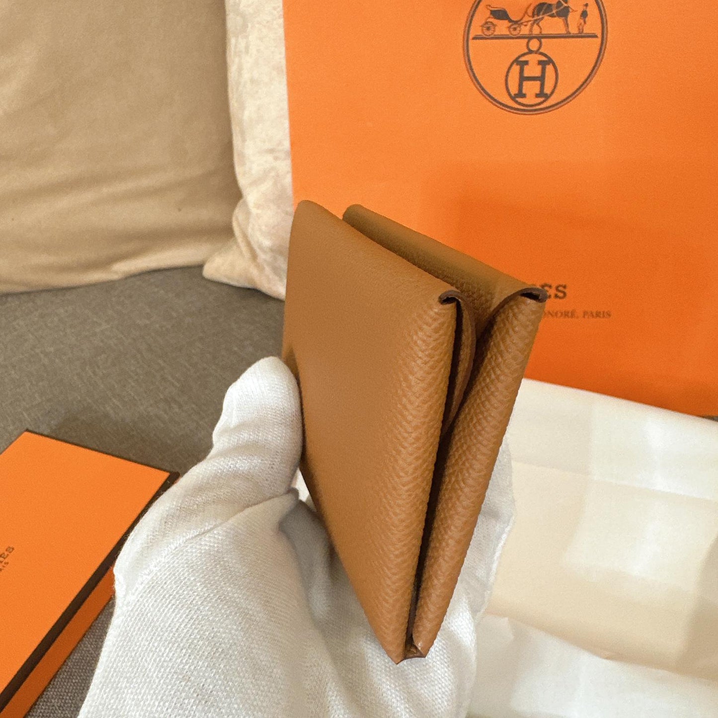 *現貨*Hermes Calvin Duo 金棕卡包 P18900 /T23800