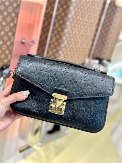 LV Pochette Métis East West 小郵差包/2420✨🉐100220