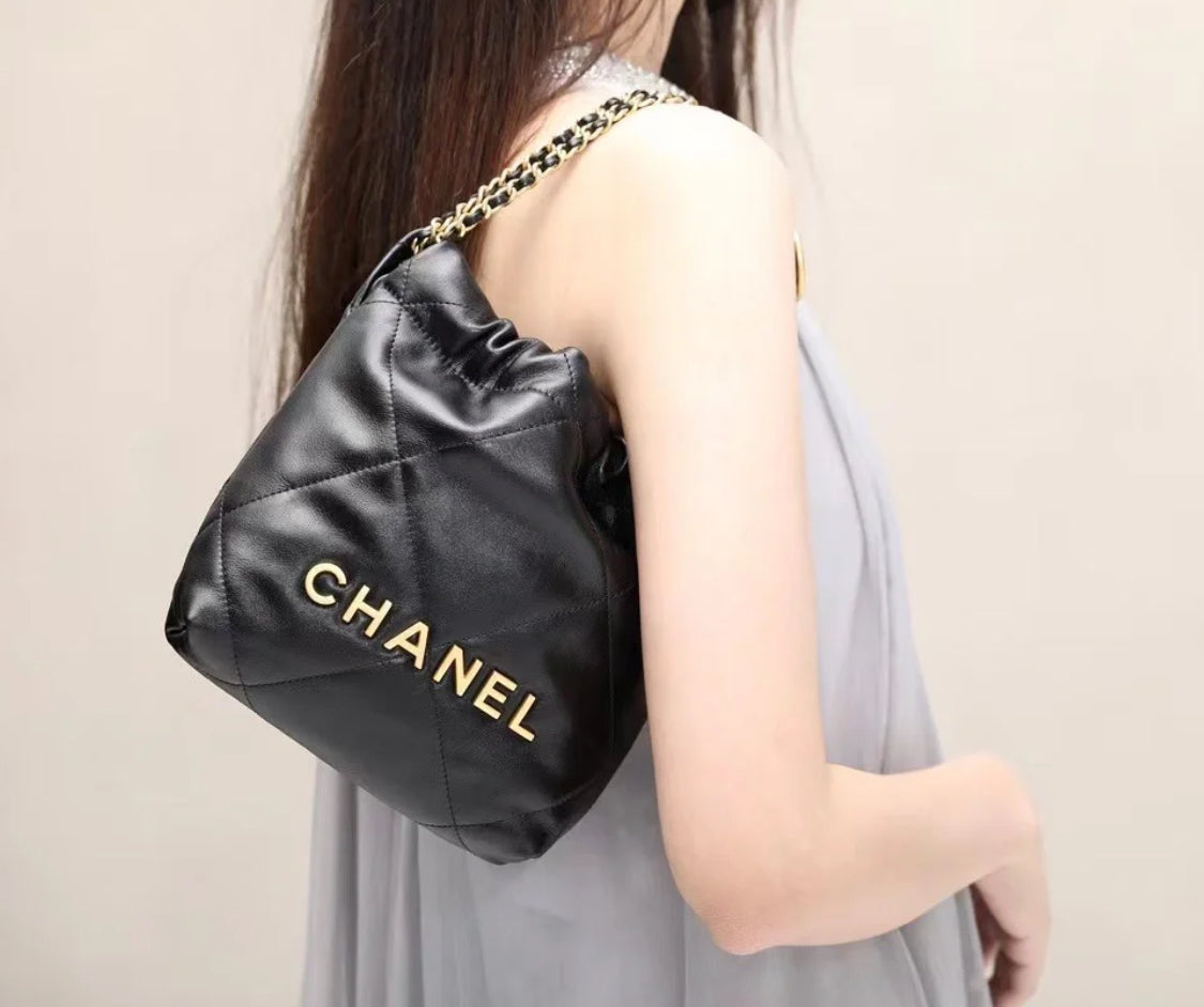 CHANEL 22 MINI 迷你垃圾包/4350 🉐169800