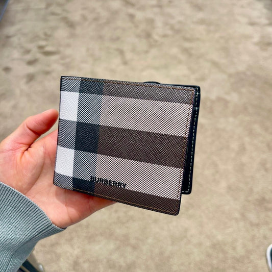 @Burberry Wallet 雙色格紋拼接皮革短夾/320P119 🔥下殺🉐6860