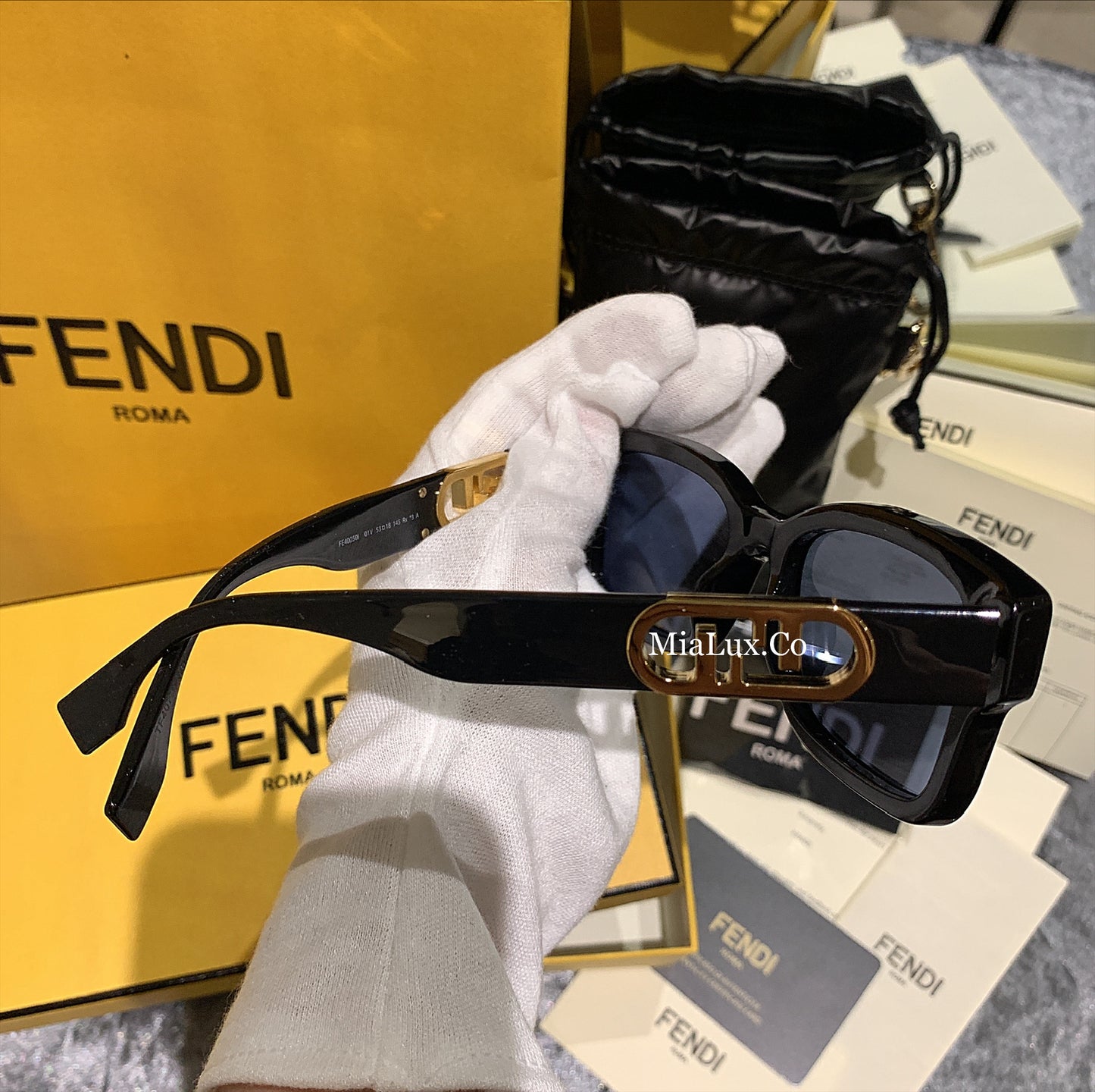 FENDI✨ O'LOCK BLACK ACETATE SUNGLASSES 方框太陽眼鏡 * £330