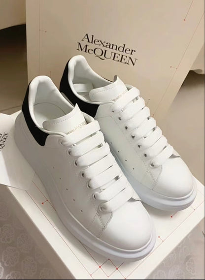 McQueen Oversized Sneaker 男女款小白鞋/590C402 ㊙️折扣🉐16880💰