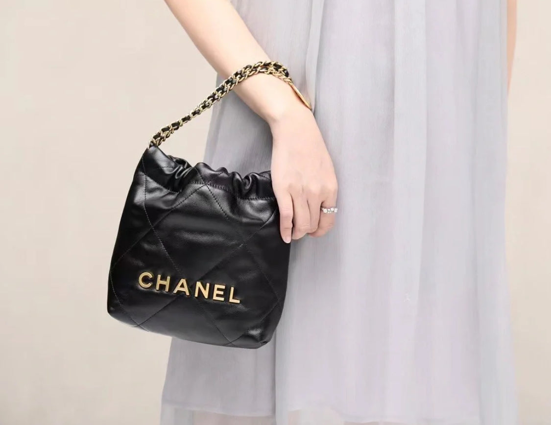 CHANEL 22 MINI 迷你垃圾包/4350 🉐169800