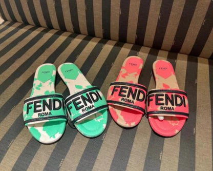 @Fendi Slippers 刺繡花卉帆布拖鞋 P365 🔔限時折🉐17430