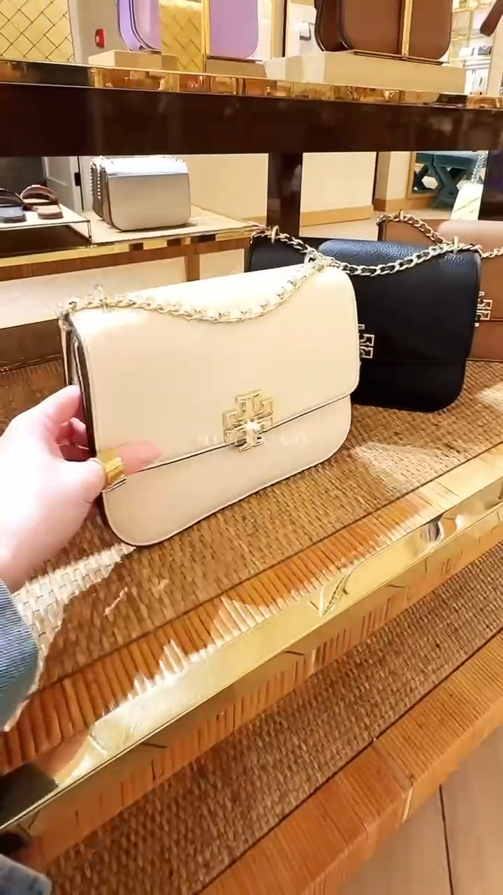 @ToryBurch▪️Britten Small 鏤空LOGO掀蓋鏈包/P339