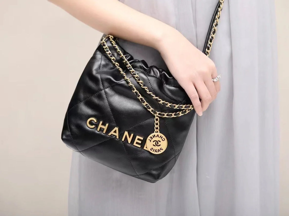 CHANEL 22 MINI 迷你垃圾包/4350 🉐169800