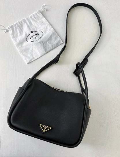 Prada Darling 新款菜籃子/E2500 🉐91000🇪🇺