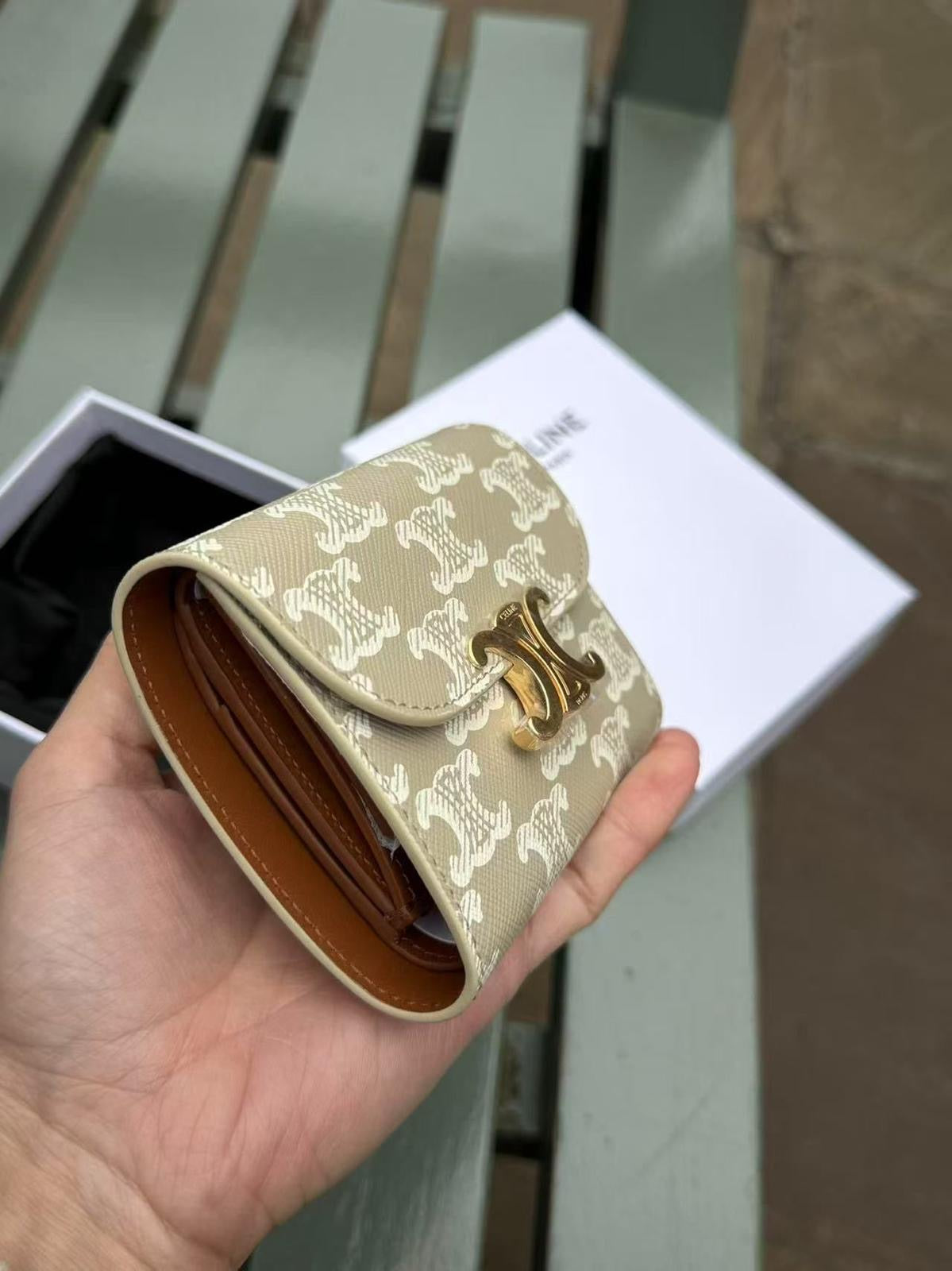 @Celine Outlet Wallet 白老花短夾