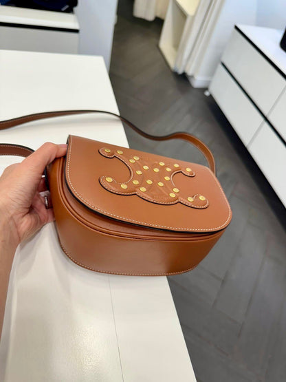 @Celine Outlet Folco Cuir 凱旋門半月包