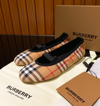 @Burberry 格紋芭蕾舞鞋/450P119 🔥下殺🉐6860