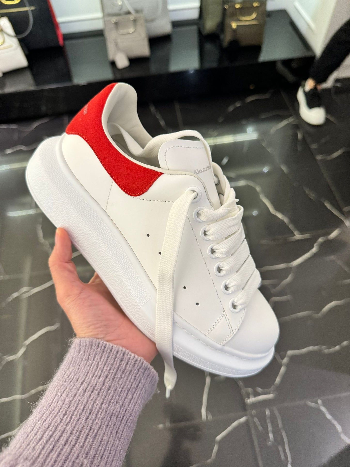 @McQueen Sneakers 女款紅尾綁帶小白鞋/450P315 🔔限時折🉐14980