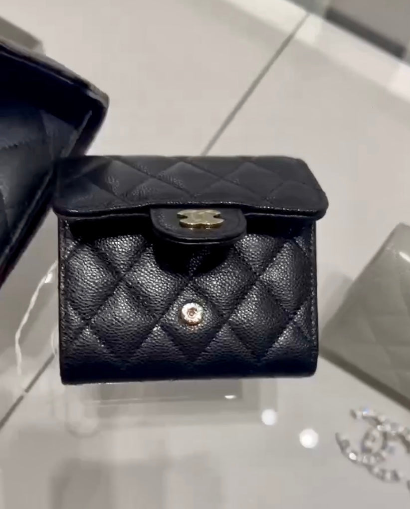 CHANEL▪️CF 新款小款三折短夾/🉐32800 🏷️