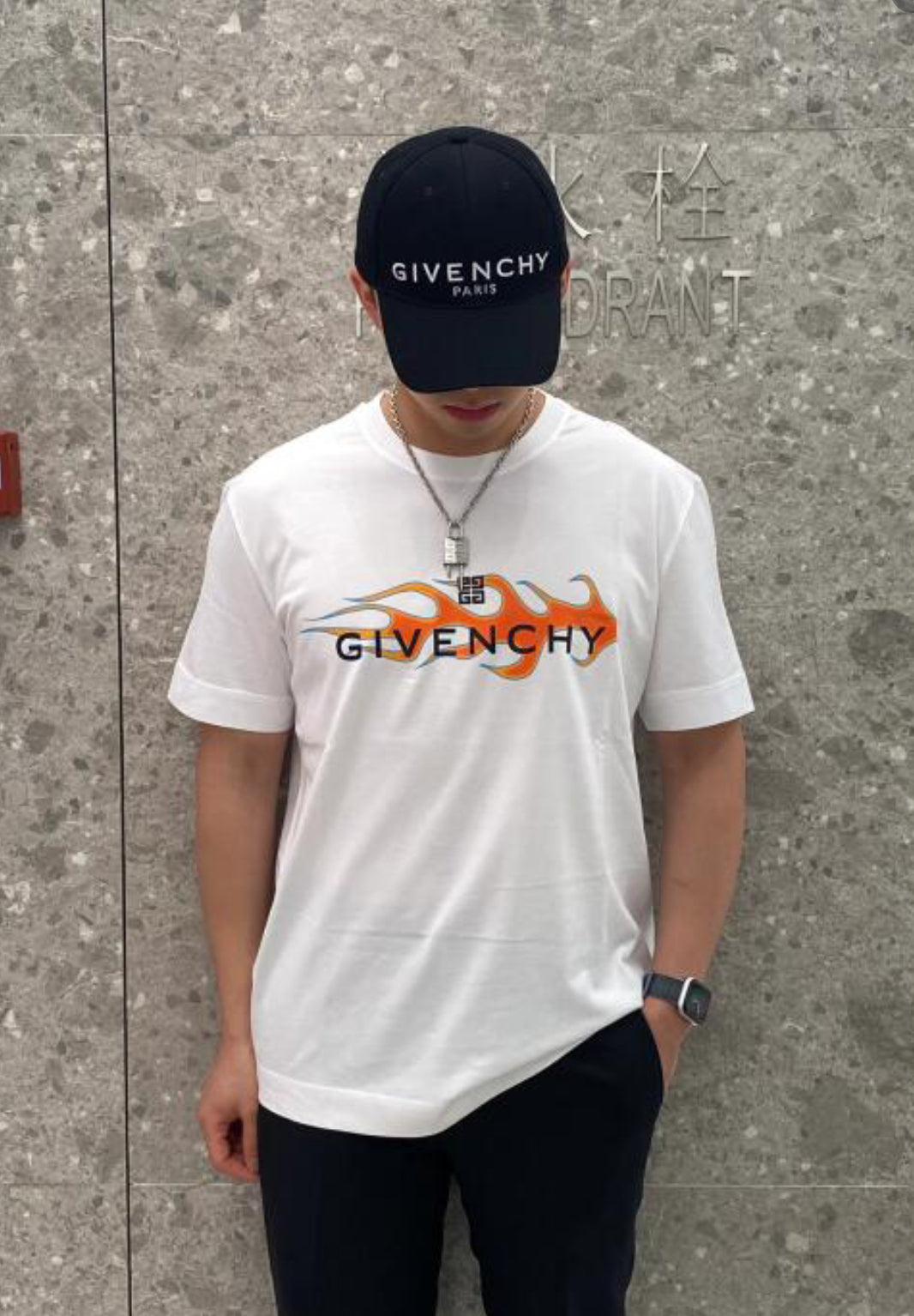 @Givenchy T 男款火焰品牌Logo白T恤/450P225 🔔限時折🉐10930