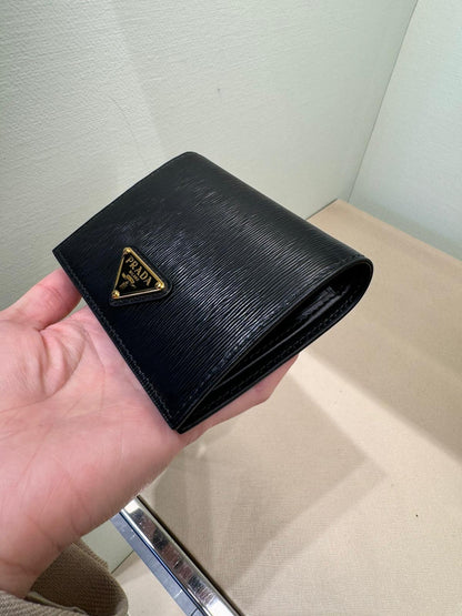 @Prada Wallet 對開短夾/590P300 🔔限時折🉐14300