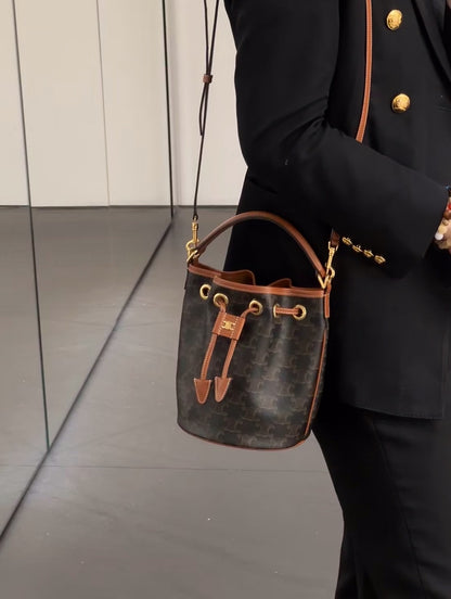 Celine▪️TRIOMPHE CLARA BUCKET 老花水桶小款