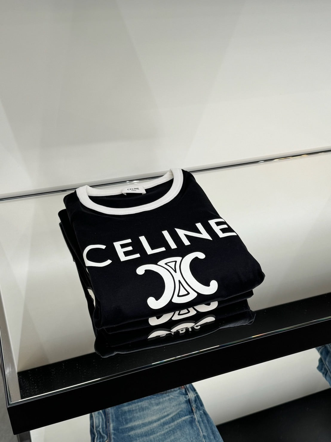 Celine Paris 經典T恤上衣/460E490 🉐18150🇪🇺