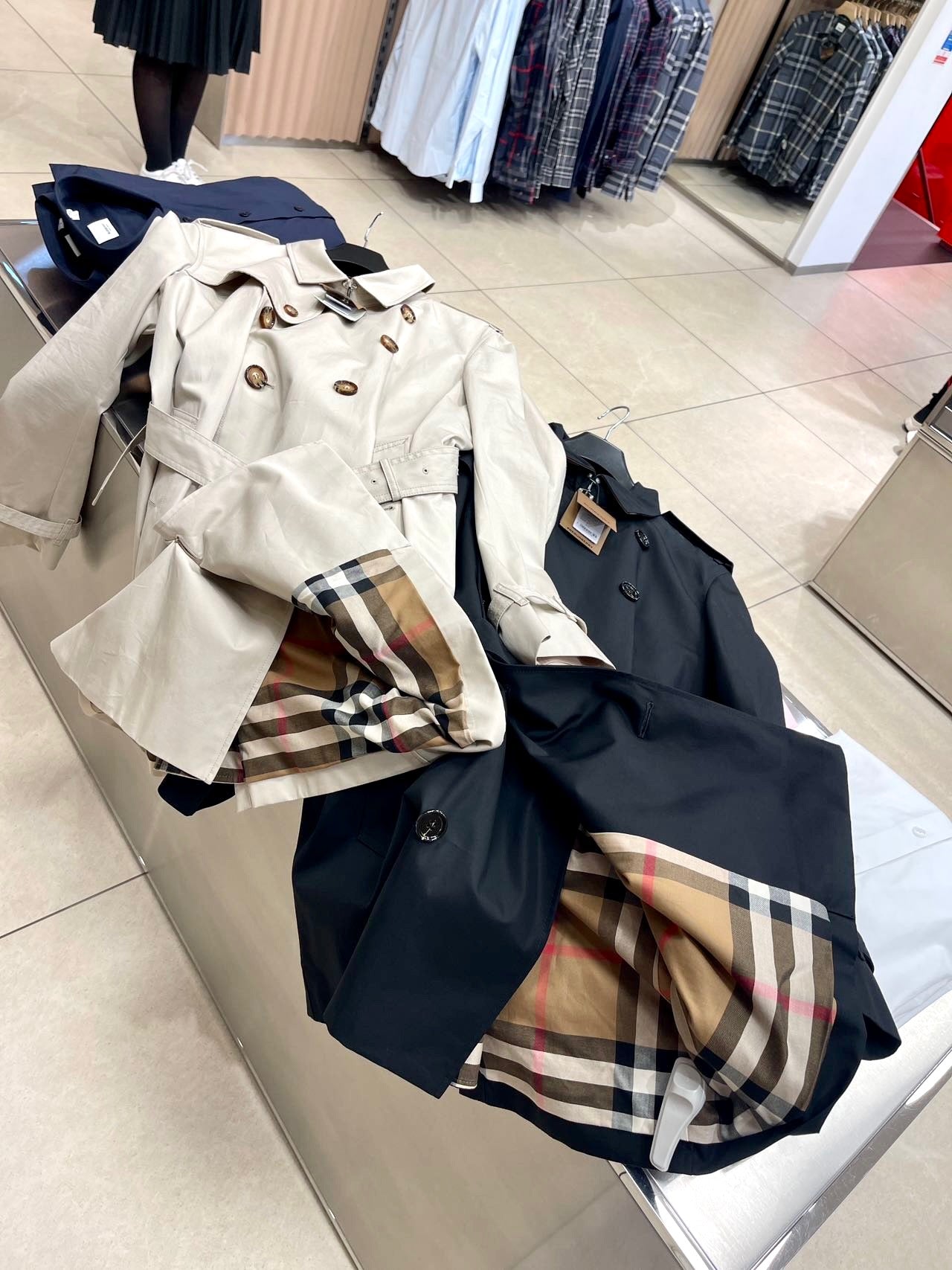 @Burberry Brockham 男生款風衣外套/1690P583🔥下殺🉐27040