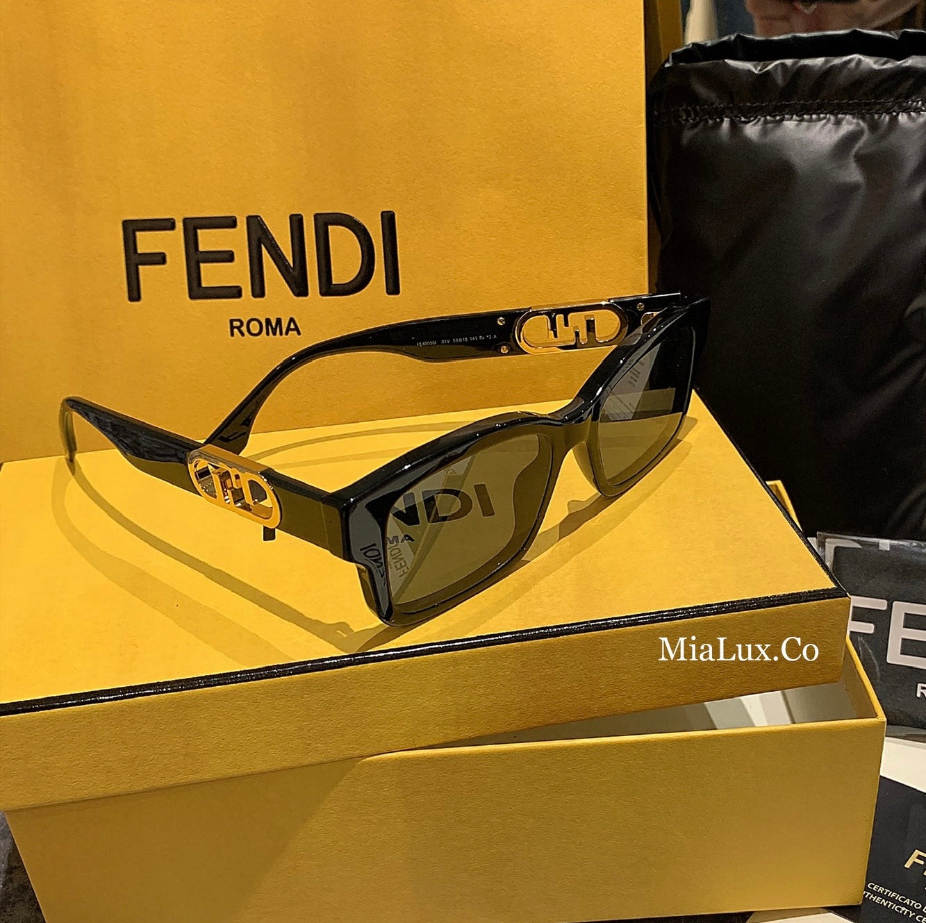 FENDI✨ O'LOCK BLACK ACETATE SUNGLASSES 方框太陽眼鏡 * £330