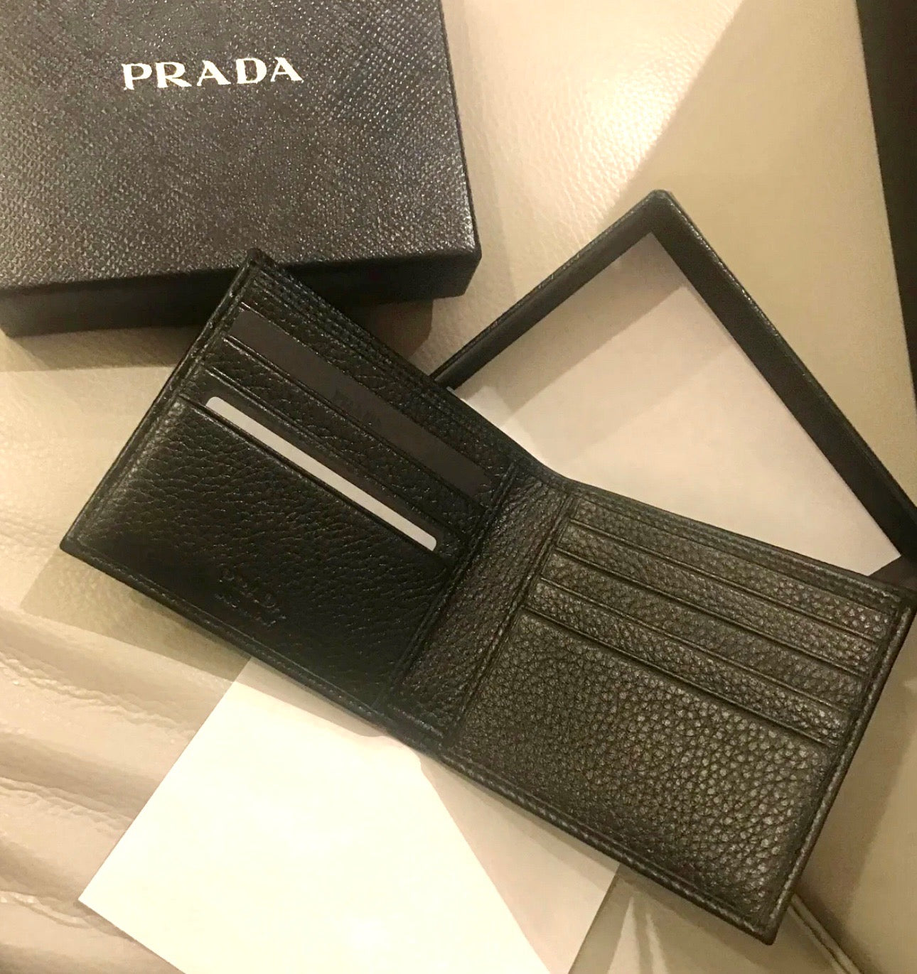 @Prada Bifold 銀字皮夾 🔔限時折🉐12800