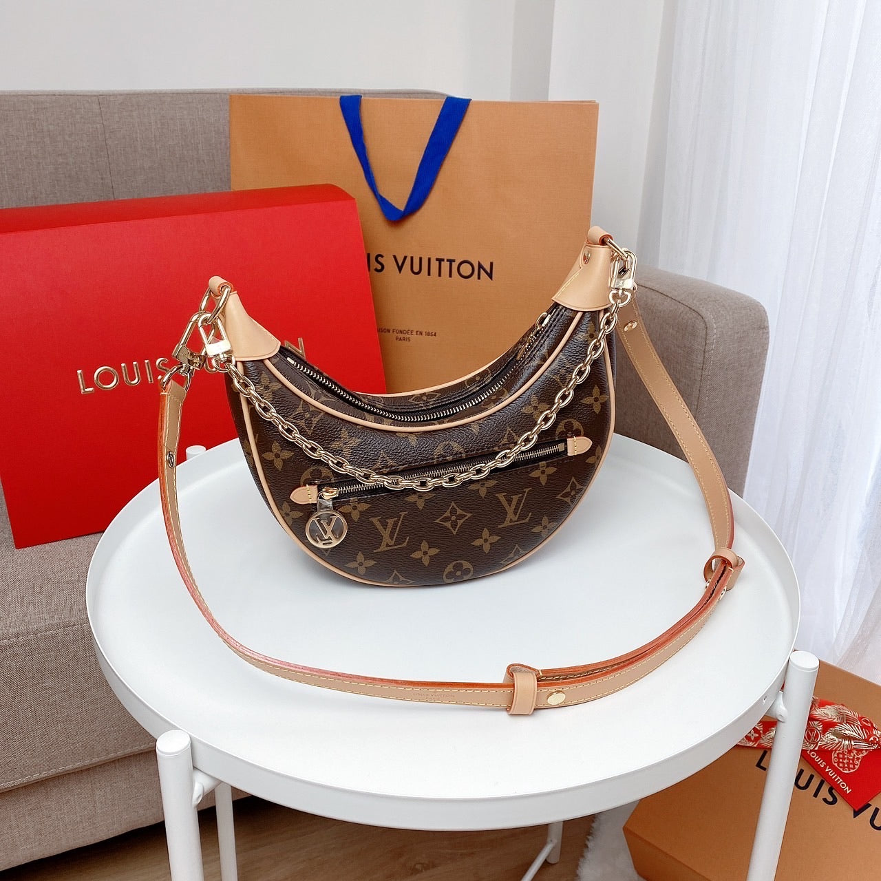 LV Loop Bag 豌豆月牙包/1790E1950  🉐69250🇪🇺