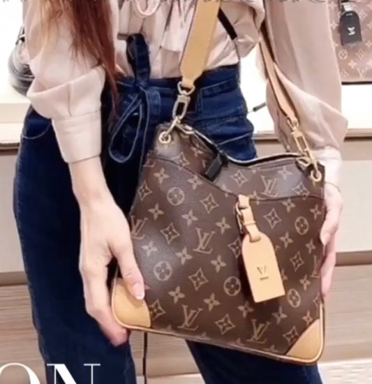 ❌LV▪️ODEON PM BAG 小款斜背包/1560 ✨🉐64960