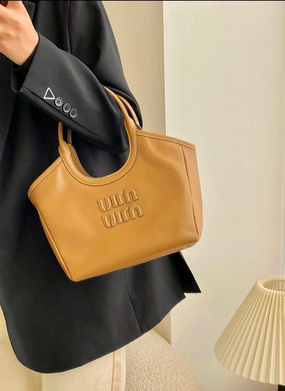 MiuMiu Ivy S 小款雙用托特包/1470E1800 🉐65800🇪🇺