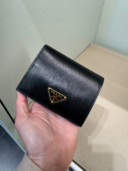 @Prada Wallet 對開短夾/590P300 🔔限時折🉐14300