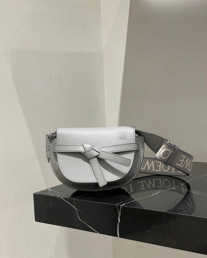 @Loewe Gate Dual Mini 緹花背帶馬鞍包/1550P900 🔥下殺🉐41300