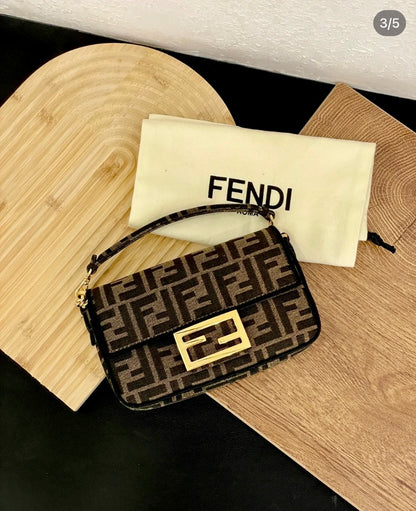 Fendi Baguette Mini 法棍包/1750E1850 🉐65750🇪🇺