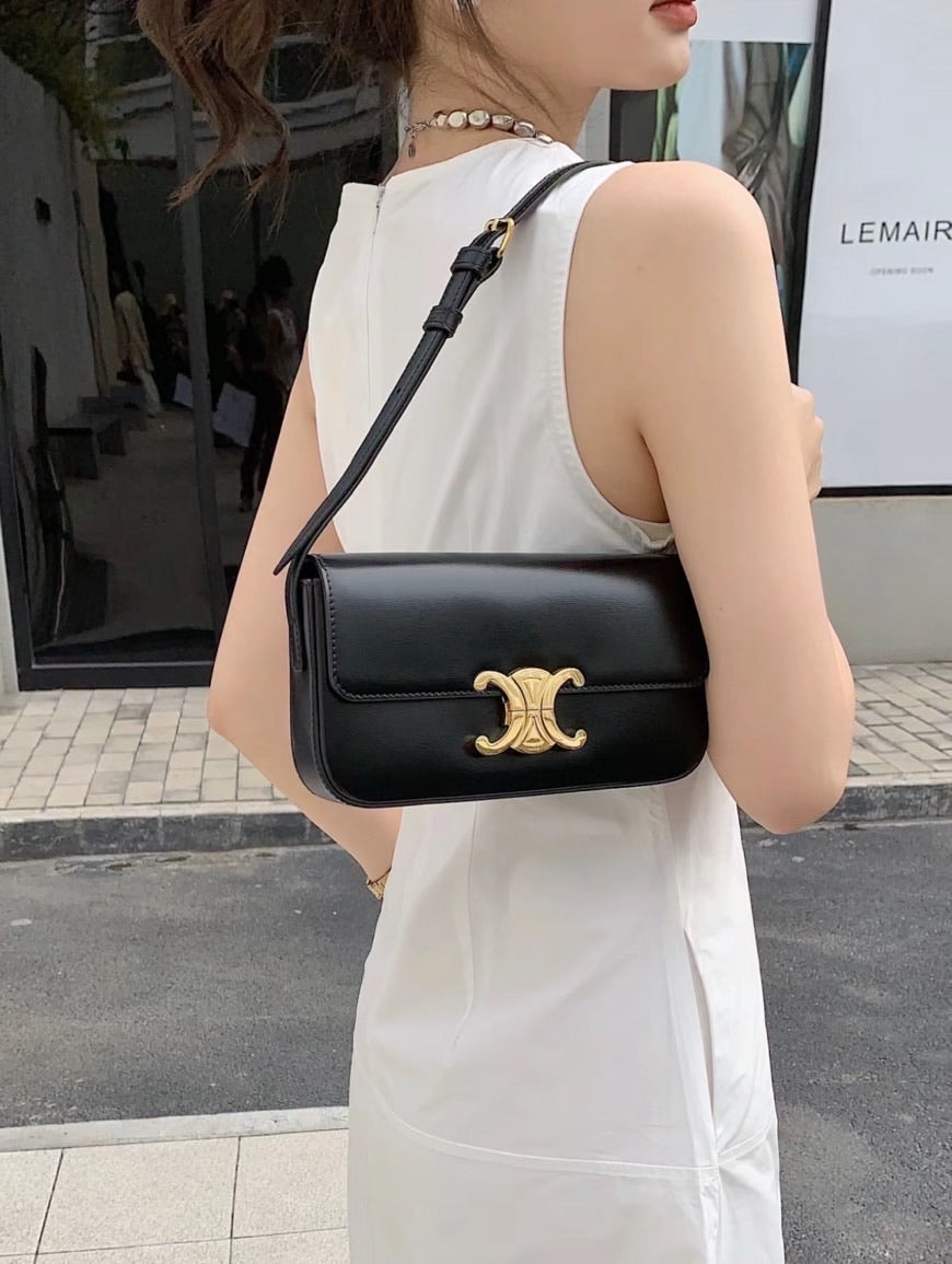 Celine▪️Shoulder Claude 亮面牛皮肩背包/2150E2350 🉐83250🇪🇺