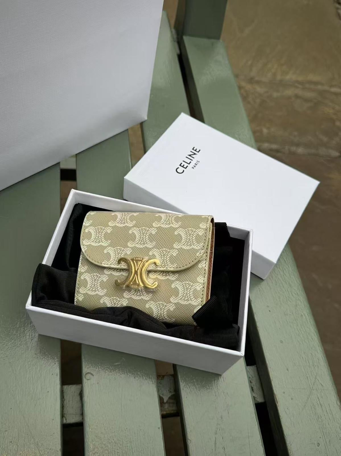 @Celine Outlet Wallet 白老花短夾
