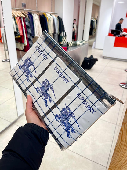 @Burberry EKD Label Pouch/590P119🔥折上七折🉐4550