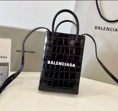 @Balenciaga巴黎世家 Shopping Phone 鱷魚手機包/920P600 🔔限時折🉐27800