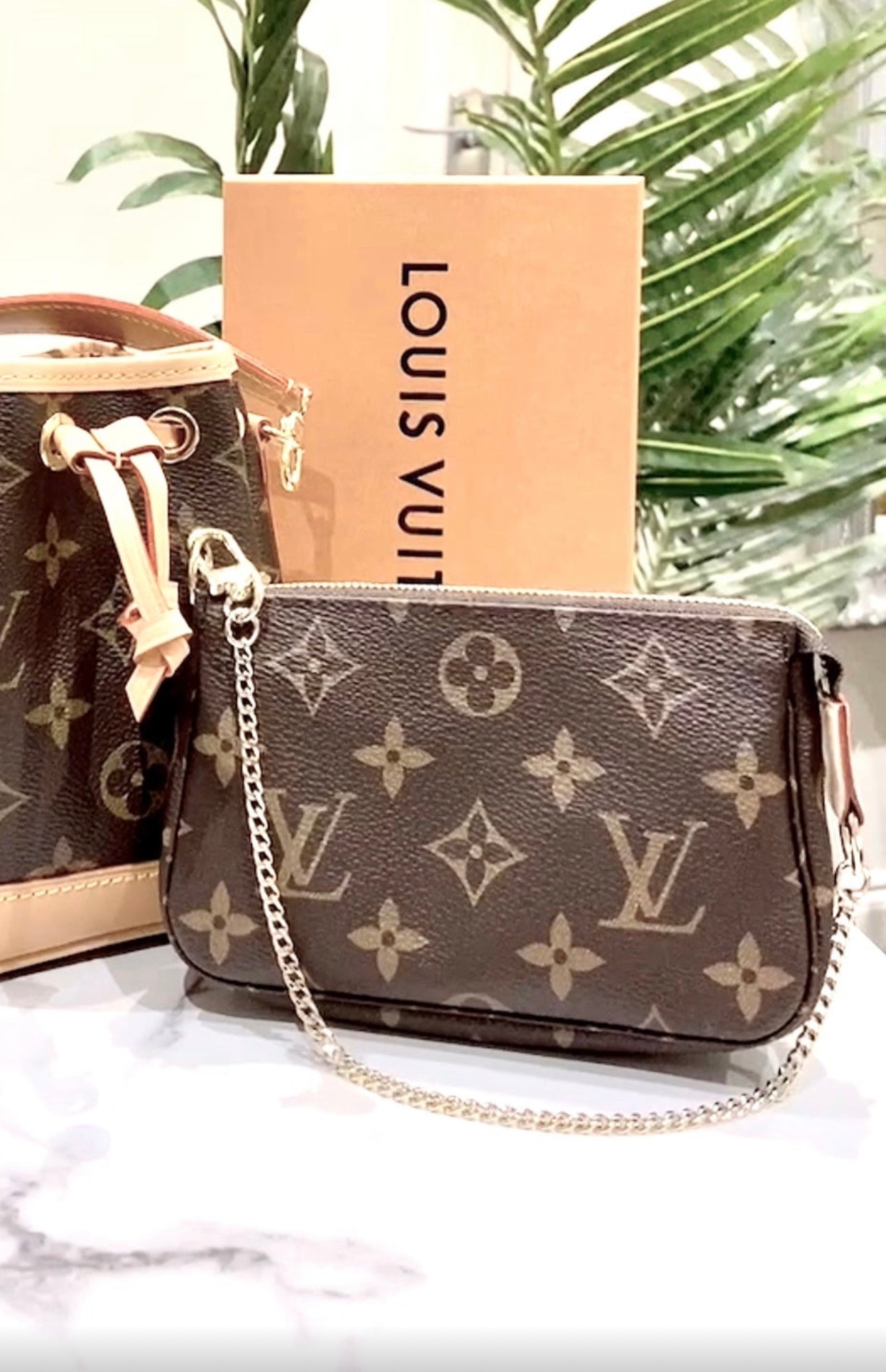 LV▪️Mini Pochette Accessoires 腋下小包/530 ✨🉐22980🏷