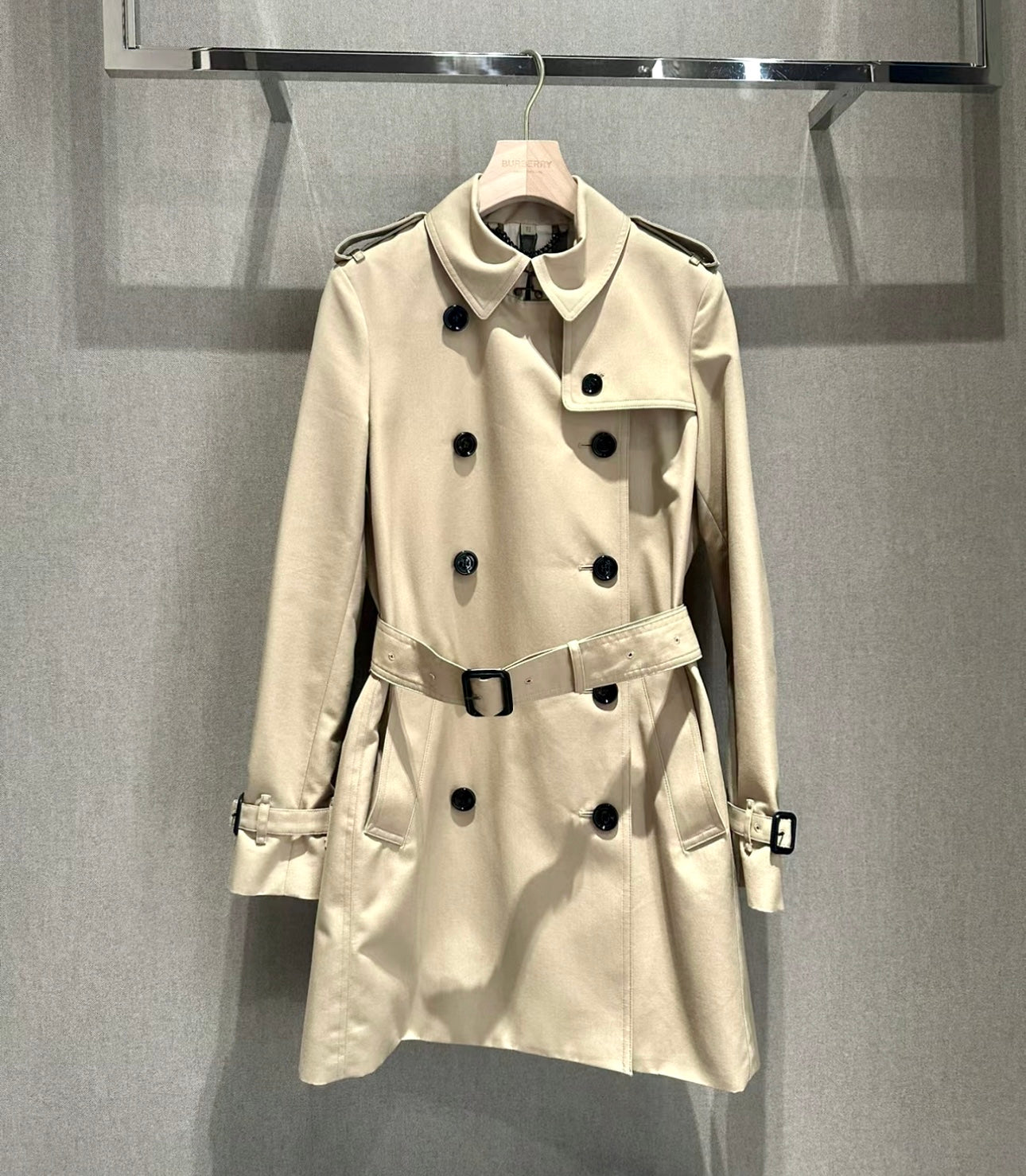 @Burberry Harbourne 女中短板風衣/P690 🔥折上七折🉐22740