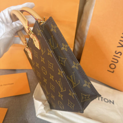 *現貨*LV Petit Sac Plat 小款琴譜包 P39800 /T63500