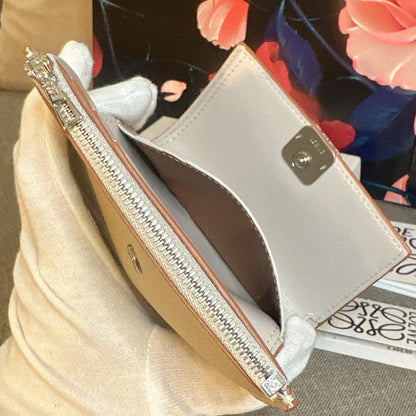 *現貨*Loewe▪️ Anagram Vertical S 小款三折短夾-幽靈白 P14000 /T24000