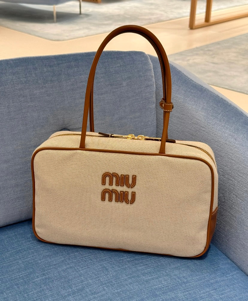 MiuMiu Canvas Top-handle 帆布公文手提包/1980E2200 🉐78000🇪🇺