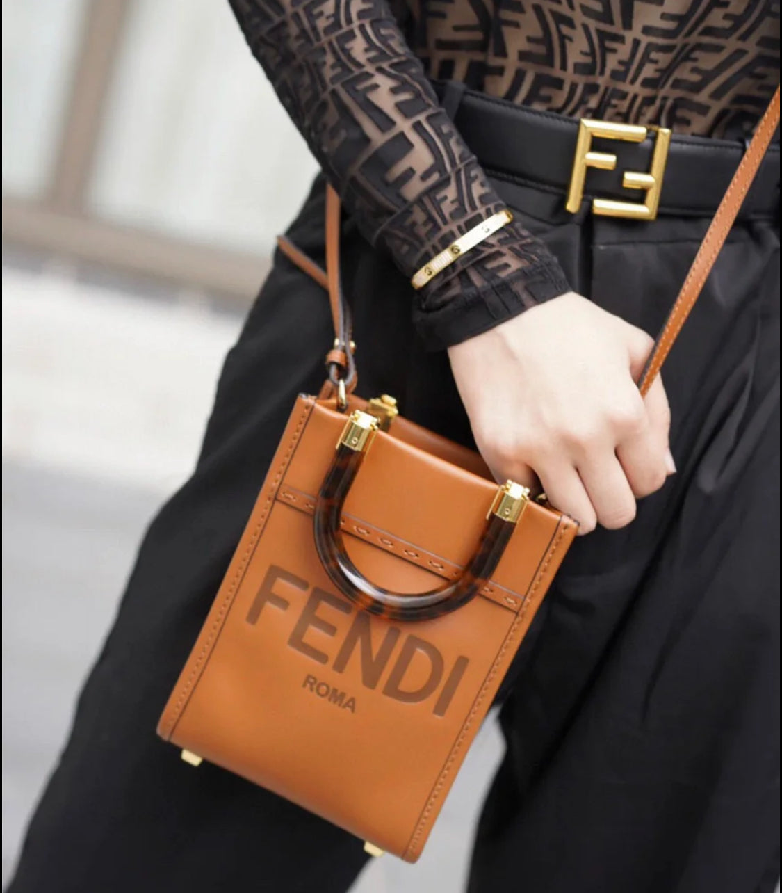 Fendi▪️Sunshine Shopper Mini 購物托特包/1290E1350 🉐39800🇪🇺🏷