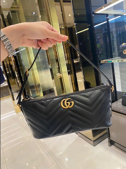 Gucci GG Marmont 2.0 Padded 腋下包-黑金/V743 ㊙️折扣🉐31210💰