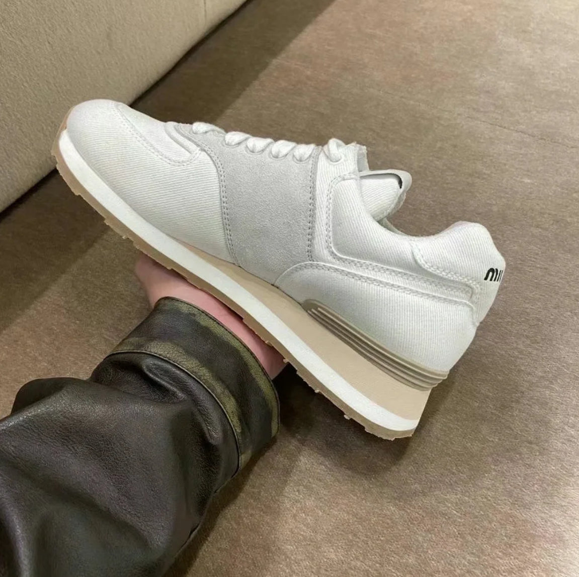 @MiuMiu Sneakers 女款球鞋/700P350 🔔限時折🉐16750