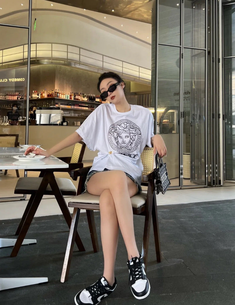 @Versace T 男款T恤上衣/330P105 🔔限時折🉐6230