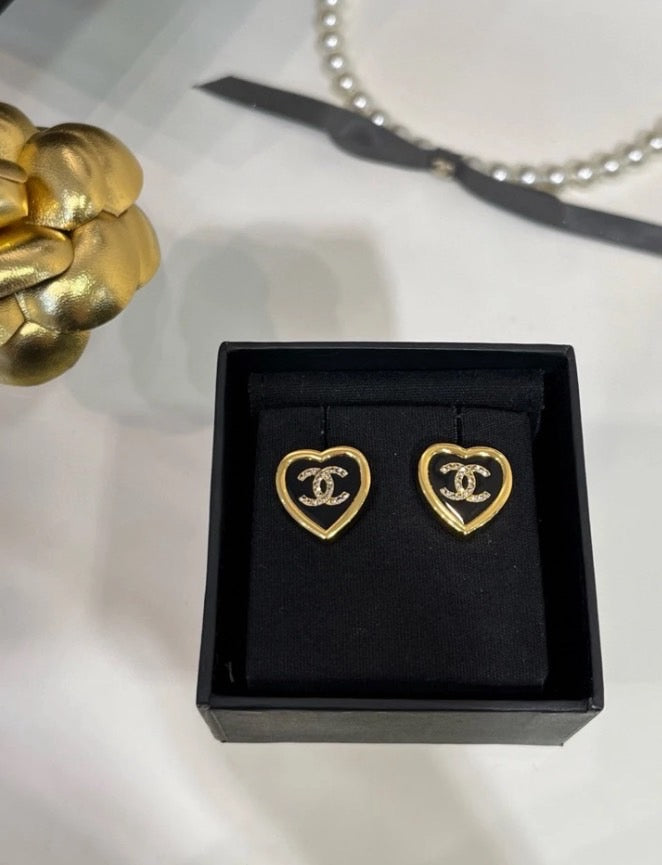 CHANEL HEART EARING