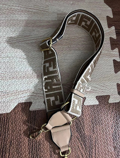 Fendi Strap You 織紋肩帶/630E690 🉐26200🇬🇧