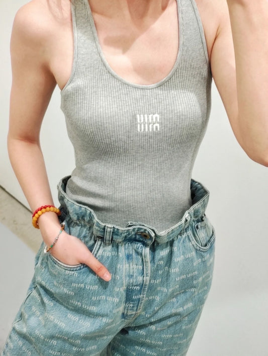 MiuMiu Tank Top Logo 刺繡背心/760E820 🉐29700🇪🇺